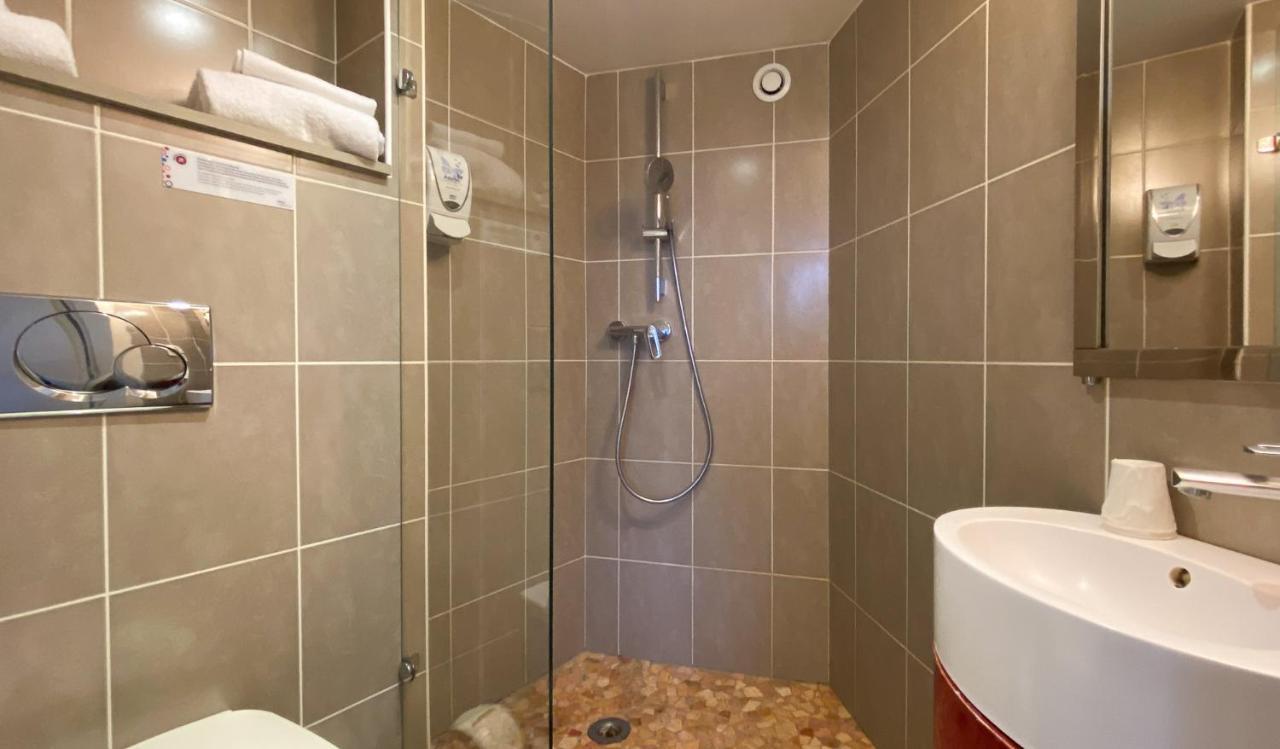 Charme Hotel, Montbeliard Sud Екстер'єр фото