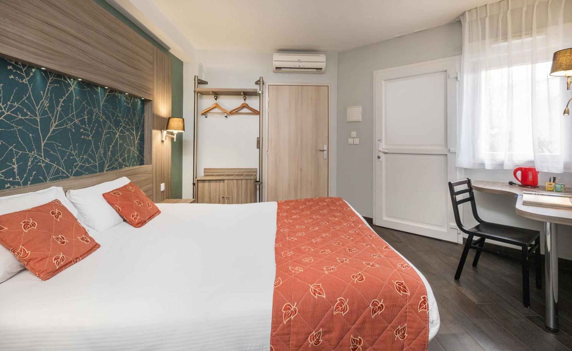 Charme Hotel, Montbeliard Sud Екстер'єр фото