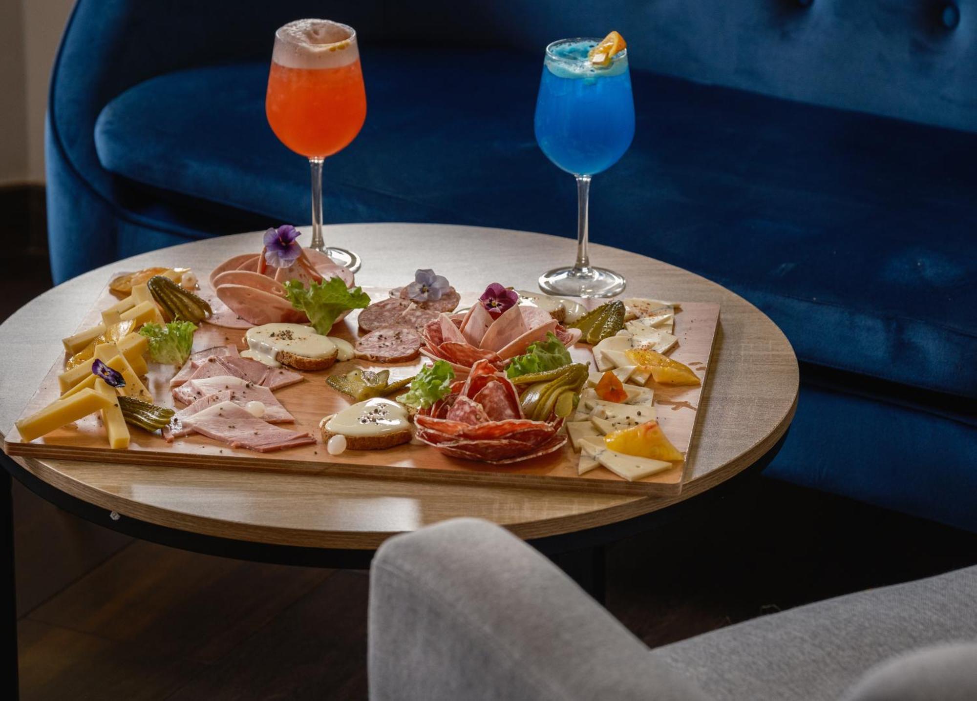 Charme Hotel, Montbeliard Sud Екстер'єр фото