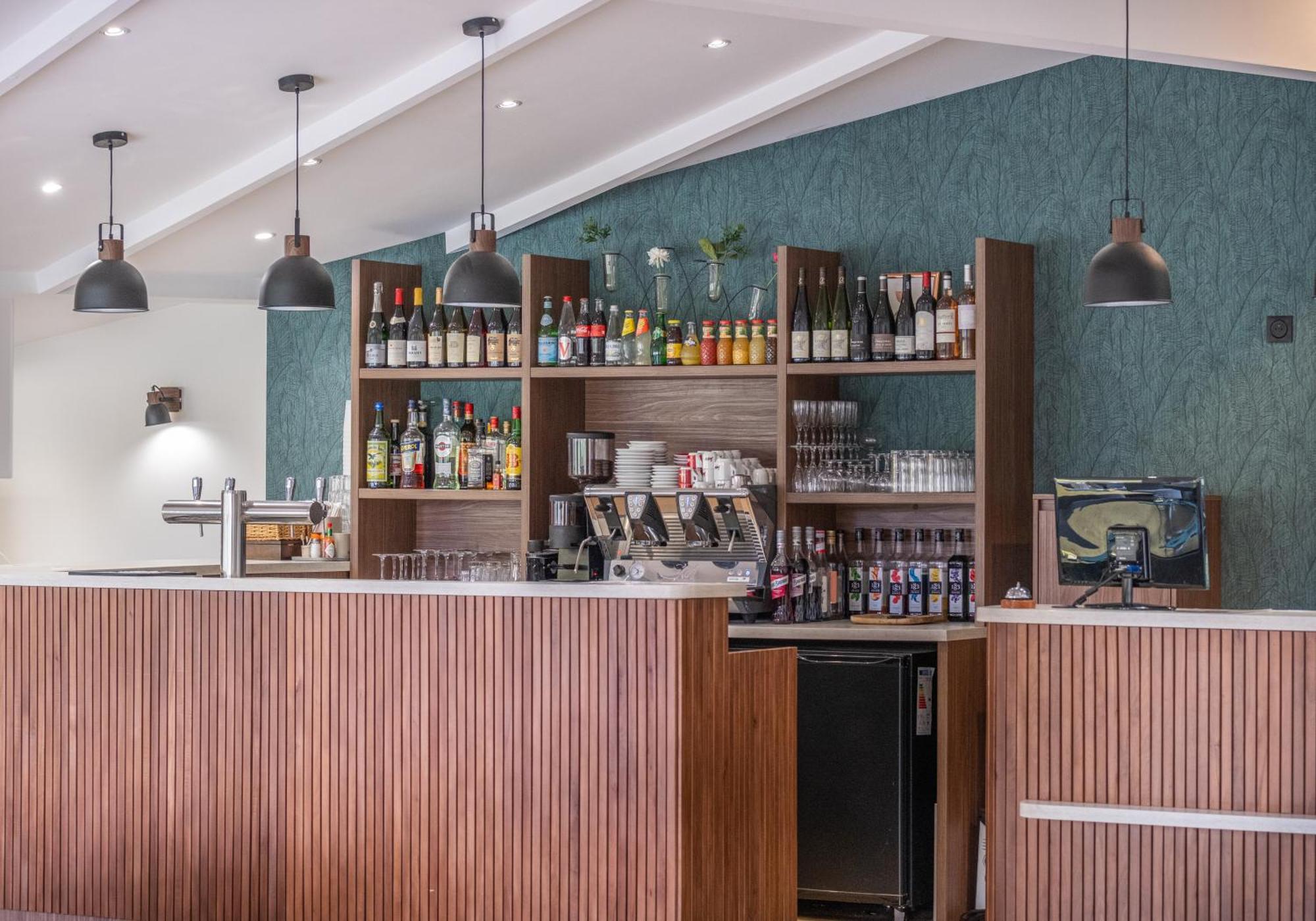 Charme Hotel, Montbeliard Sud Екстер'єр фото