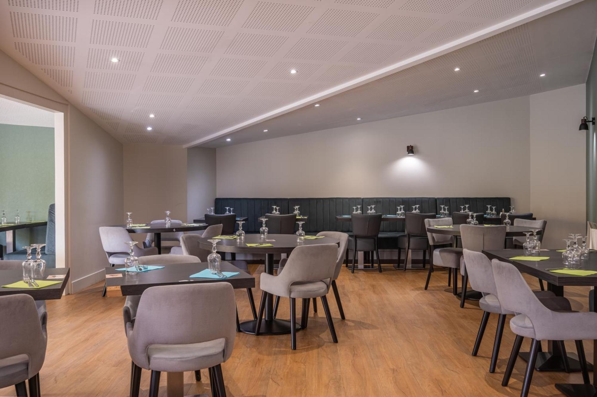 Charme Hotel, Montbeliard Sud Екстер'єр фото