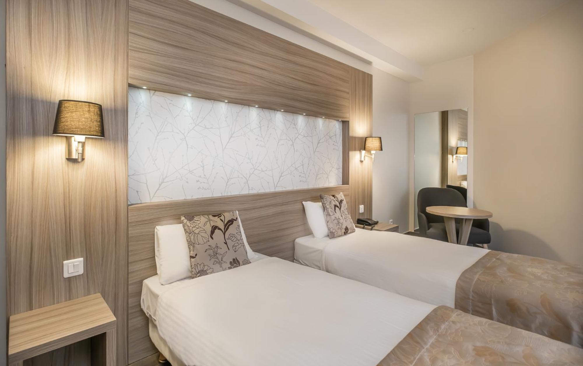 Charme Hotel, Montbeliard Sud Екстер'єр фото