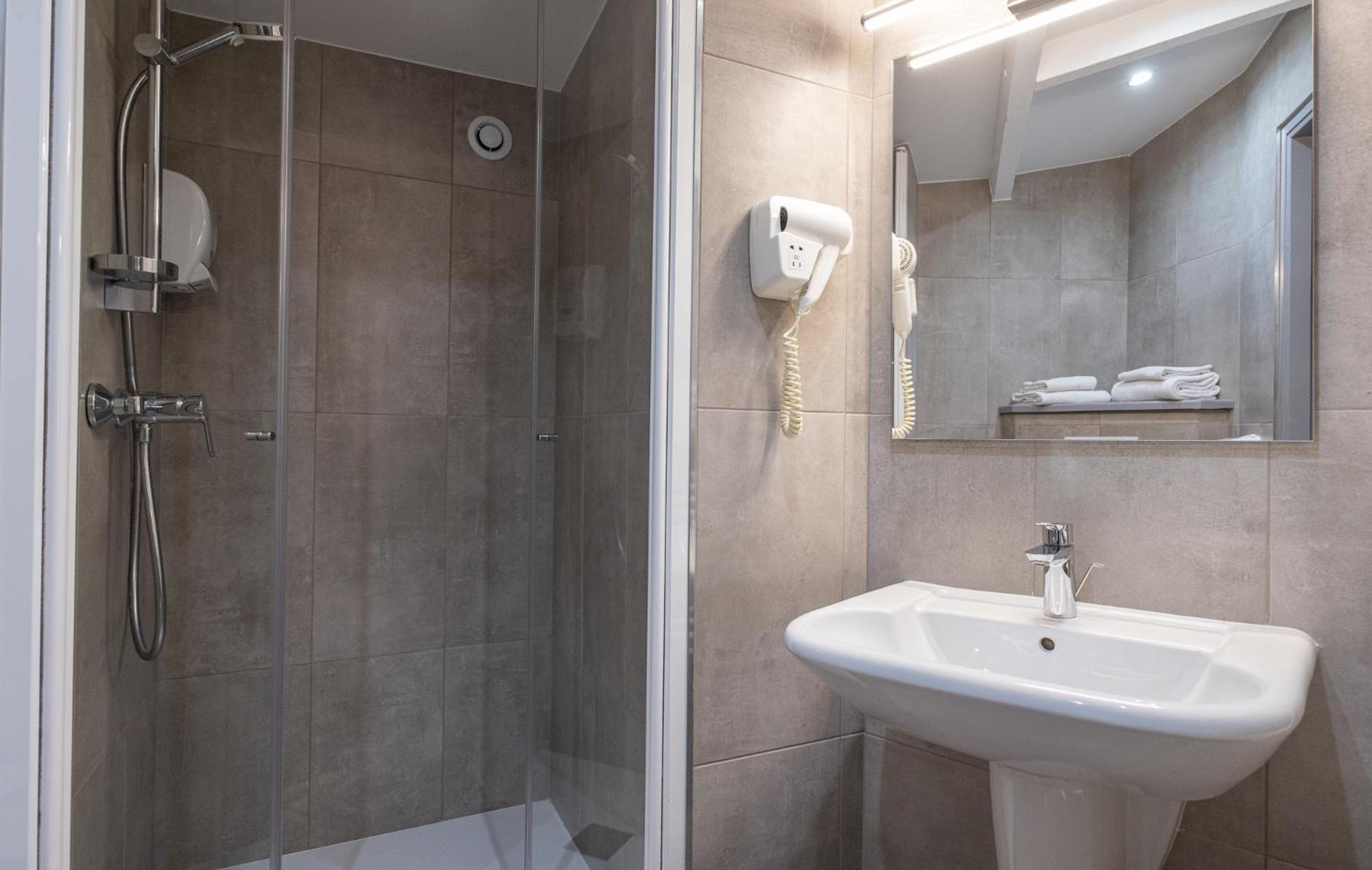 Charme Hotel, Montbeliard Sud Екстер'єр фото